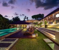 Villa Bunga Pangi, Piscine de Nuit